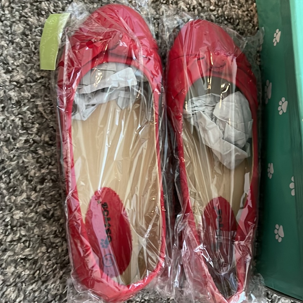 Red Flats, never worn - Picture 2 of 3